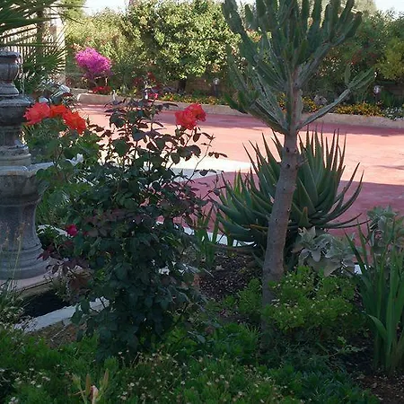 فندق Il Mirto E La Rosa